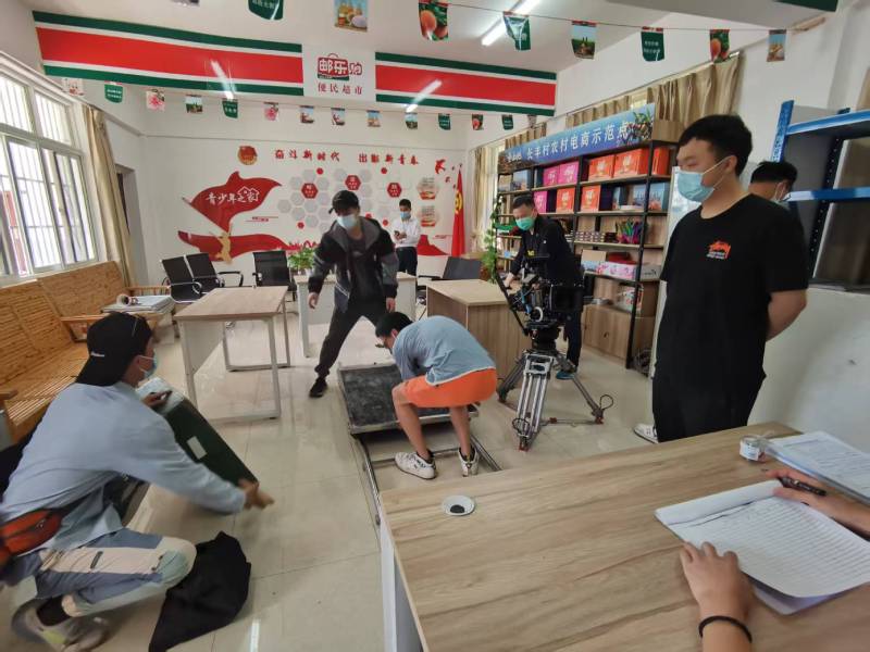 屏边广告片拍摄公司：极简主义践行者，少即是多的视觉哲学